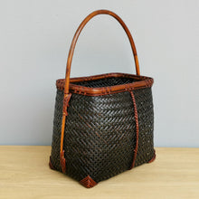 Load image into Gallery viewer, Bamboo basket "Flower arrangement" (L)(Black)