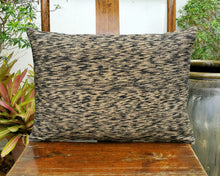 Load image into Gallery viewer, Cushion cover "Ikat" (Black/Gold)(lumbar)