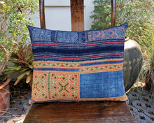 Load image into Gallery viewer, Cushion cover "Vintage Hmong"