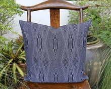 Load image into Gallery viewer, Cushion cover "Jarai Diamond" (Gray/Blue)(M)