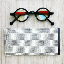 Load image into Gallery viewer, Eyeglass Case (White/Navy)