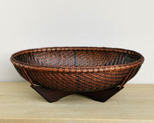 Load image into Gallery viewer, Bamboo basket "Oval fruit bowl" (Brown/Dark brown)(M)