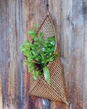 Load image into Gallery viewer, Rattan Wall basket (L)