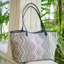 Load image into Gallery viewer, Shoulder bag "Lao Naga" (White/Black)