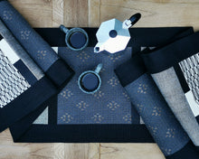 Load image into Gallery viewer, Table runner (Black/Dove gray)