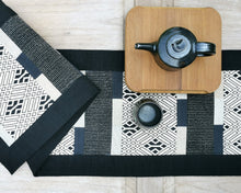 Load image into Gallery viewer, Table runner (Chenille contrast/Stonewash)