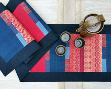Load image into Gallery viewer, Table runner (Red/Blue)