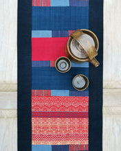 Load image into Gallery viewer, Table runner (Red/Blue)