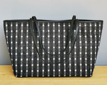 Load image into Gallery viewer, Shoulder bag "Dotted" (Black/White)