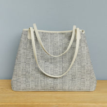 Load image into Gallery viewer, Shoulder bag "Cotton" (White/Light gray)
