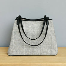 Load image into Gallery viewer, Shoulder bag "Cotton" (White/Black)
