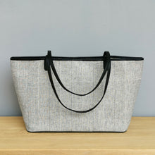 Load image into Gallery viewer, Shoulder bag "Cotton" (White/Black)