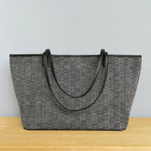 Load image into Gallery viewer, Shoulder bag "Cotton" (Black/Black)