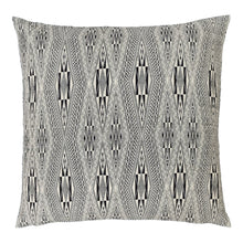 Load image into Gallery viewer, Cushion cover "Jarai Diamond" (White)(L)