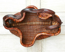 Load image into Gallery viewer, Rattan basket "Vine"