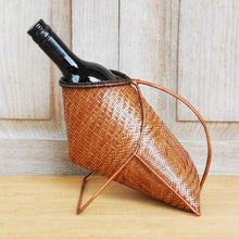 Load image into Gallery viewer, Wine holder basket (Brown)