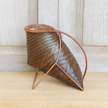 Load image into Gallery viewer, Wine holder basket (Brown/Zigzag)