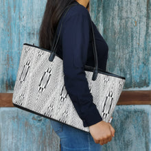 Load image into Gallery viewer, Shoulder bag "Jarai diamond" (White/Black)
