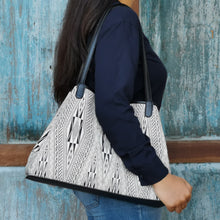 Load image into Gallery viewer, Shoulder bag "Jarai diamond" (White/Black)