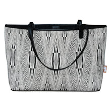 Load image into Gallery viewer, Shoulder bag "Jarai diamond" (White/Black)