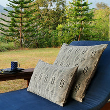 Load image into Gallery viewer, Cushion cover "Jarai Diamond" (White)(L)