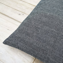 Load image into Gallery viewer, Cushion cover "Cotton" (Black/White)(M)
