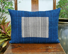 Load image into Gallery viewer, Cushion cover (Blue/Cream)(lumbar)

