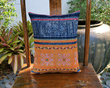 Load image into Gallery viewer, Cushion cover "Vintage Hmong"
