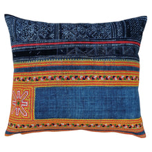 Load image into Gallery viewer, Cushion cover "Vintage Hmong"
