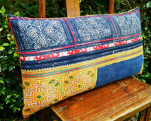 Load image into Gallery viewer, Cushion cover "Vintage Hmong"
