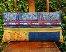 Load image into Gallery viewer, Cushion cover "Vintage Hmong"
