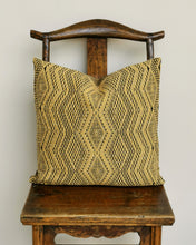 Load image into Gallery viewer, Cushion cover &quot;Lao Naga&quot; (Gold)(M)
