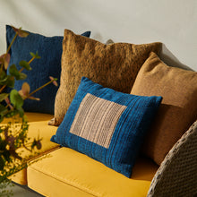Load image into Gallery viewer, Cushion cover "Ikat" (Gold/Black)(M)
