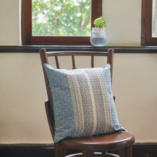 Load image into Gallery viewer, Cushion cover "Cotton" (Pale blue/Loops)(S)
