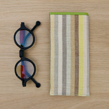 Load image into Gallery viewer, Eyeglass Case (Beige stripe/Lime)
