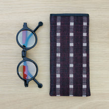 Load image into Gallery viewer, Eyeglass Case (Job&#39;s Tears/Black)
