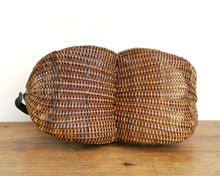 Load image into Gallery viewer, Rattan basket &quot;Howdah&quot; (S)
