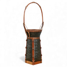 Load image into Gallery viewer, Bamboo basket "Ikebana" (Black/Brown)
