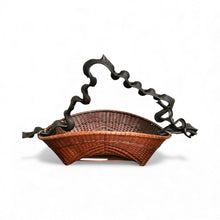 Load image into Gallery viewer, Bamboo basket (Nai/Vine)(L)
