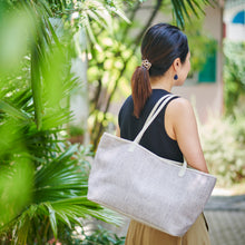Load image into Gallery viewer, Shoulder bag "Cotton" (White/Light gray)
