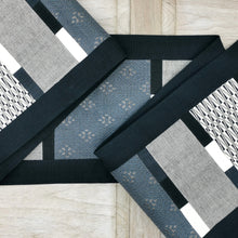 Load image into Gallery viewer, Table runner (Arakan/Chenille contrast)
