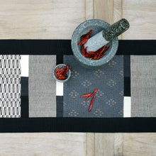 Load image into Gallery viewer, Table runner (Arakan/Chenille contrast)
