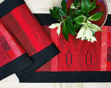 Load image into Gallery viewer, Table runner (Red/Black)
