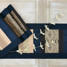 Load image into Gallery viewer, Table runner (Jarai diamond/Brown)
