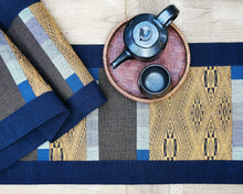 Load image into Gallery viewer, Table runner (Camel/Blue)
