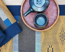 Load image into Gallery viewer, Table runner (Camel/Blue)
