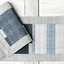 Load image into Gallery viewer, Table runner (Chenille contrast/Gray)
