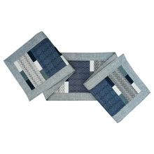 Load image into Gallery viewer, Table runner (Nan flower/Gray)
