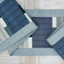 Load image into Gallery viewer, Table runner (Nan flower/Gray)
