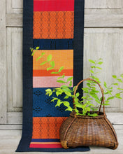 Load image into Gallery viewer, Table runner (Navy/Red)
